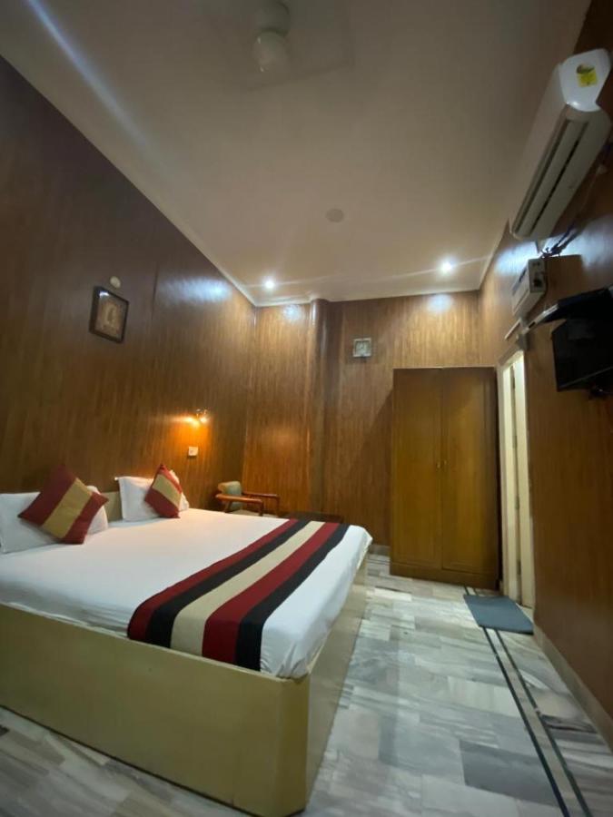 Lavi Hotel Hari Darshan - 10 Meter From Golden Temple Αμριτσάρ Εξωτερικό φωτογραφία